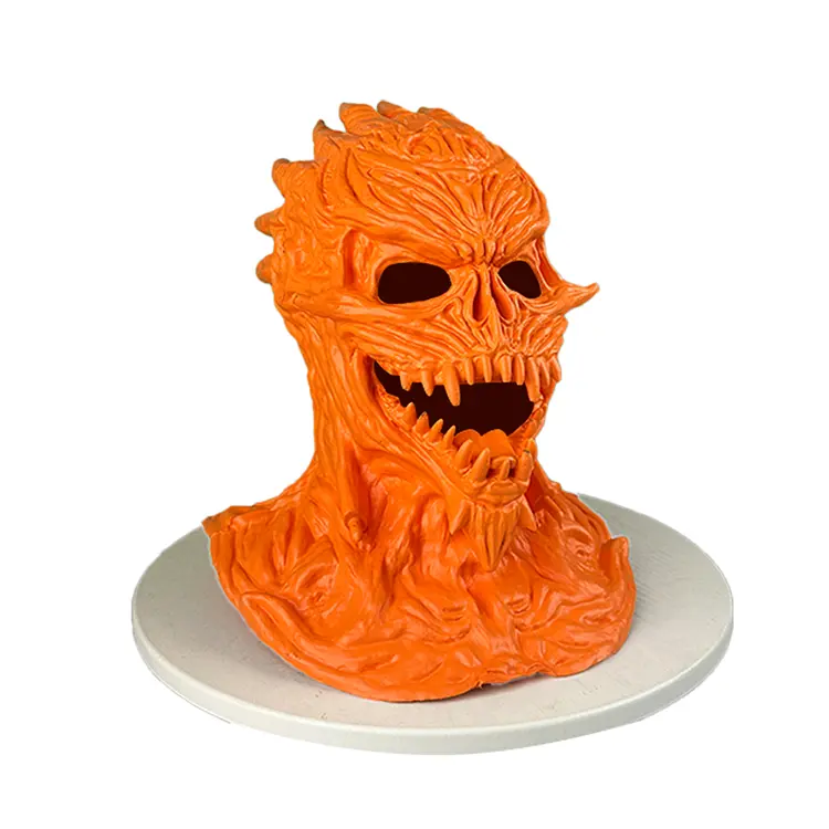 EVA Demon Mask: Secretul din spatele accesoriilor preferate de Halloween
